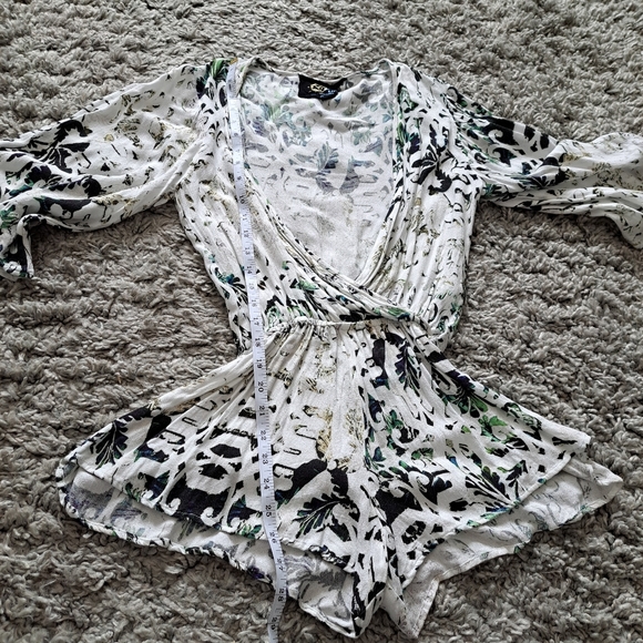 Blue Life | White , black & green deep v neck shorts romper/ Jumpsuit - Picture 6 of 11